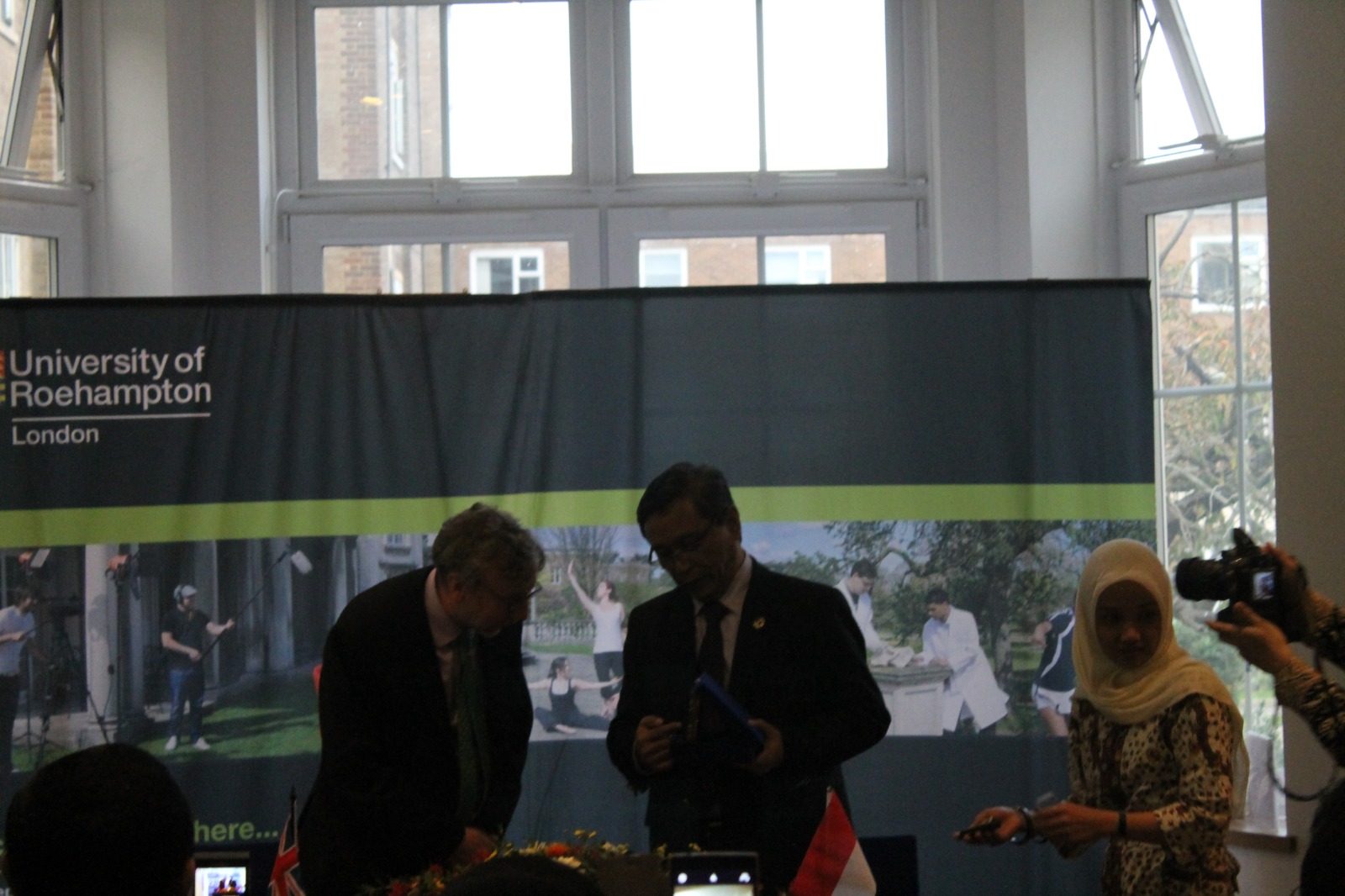 Kerja Sama dengan University of Roehampton London